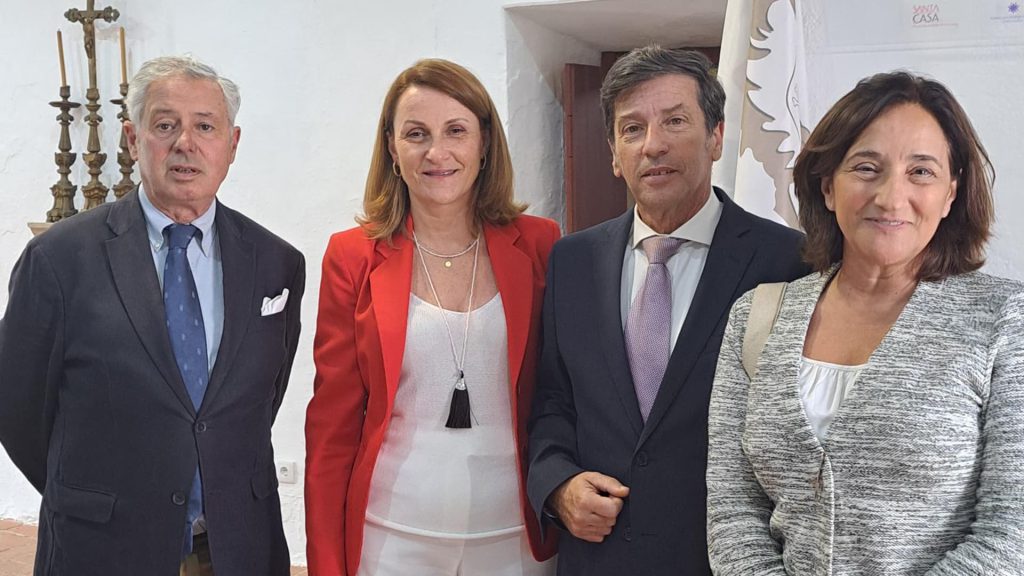 Inez Dentinho, do FRDL, Ângela Guerra, vogal da Misericórdia de Lisboa responsável pelo FRDL, Provedor da SCM de Constância, António Paulo Teixeira, Presidente da Câmara de Constância, Sérgio Oliveira,